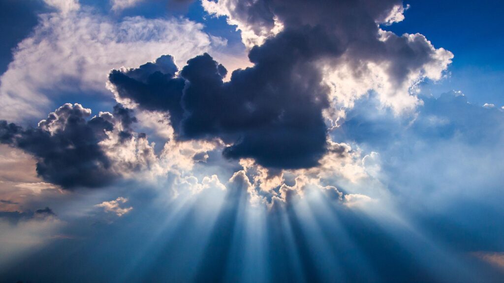 clouds_sun-rays_aspot_AdobeStock